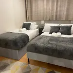 Walk To Lcy Airport Excel Dlr 1Br Flat