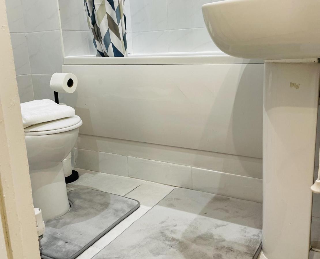 Walk To Lcy Airport Excel Dlr 1br Flat Appartement *